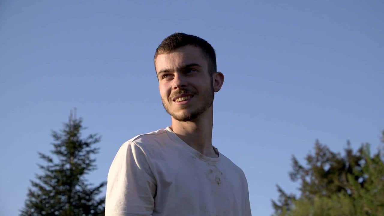 Maël et la révolution backdrop