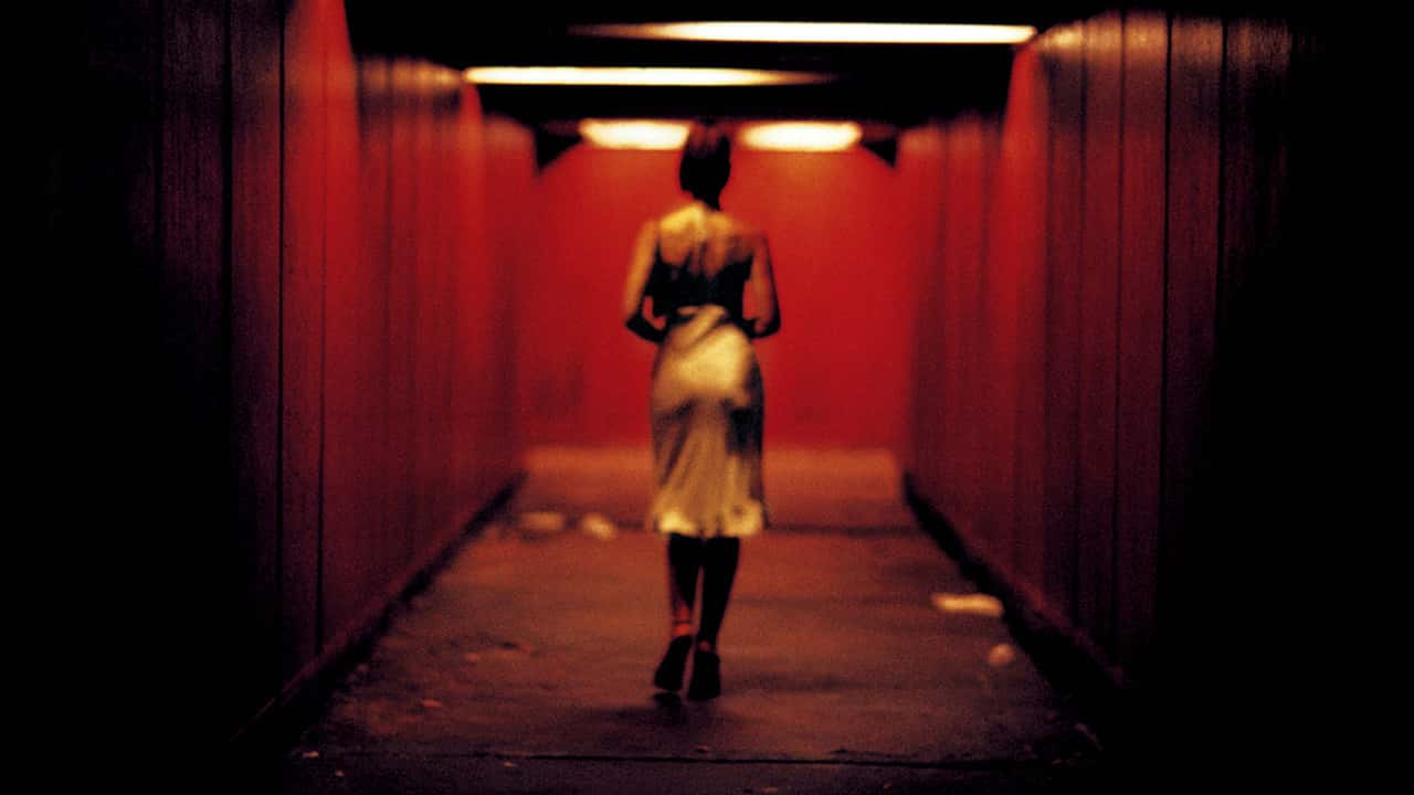 Irreversible backdrop